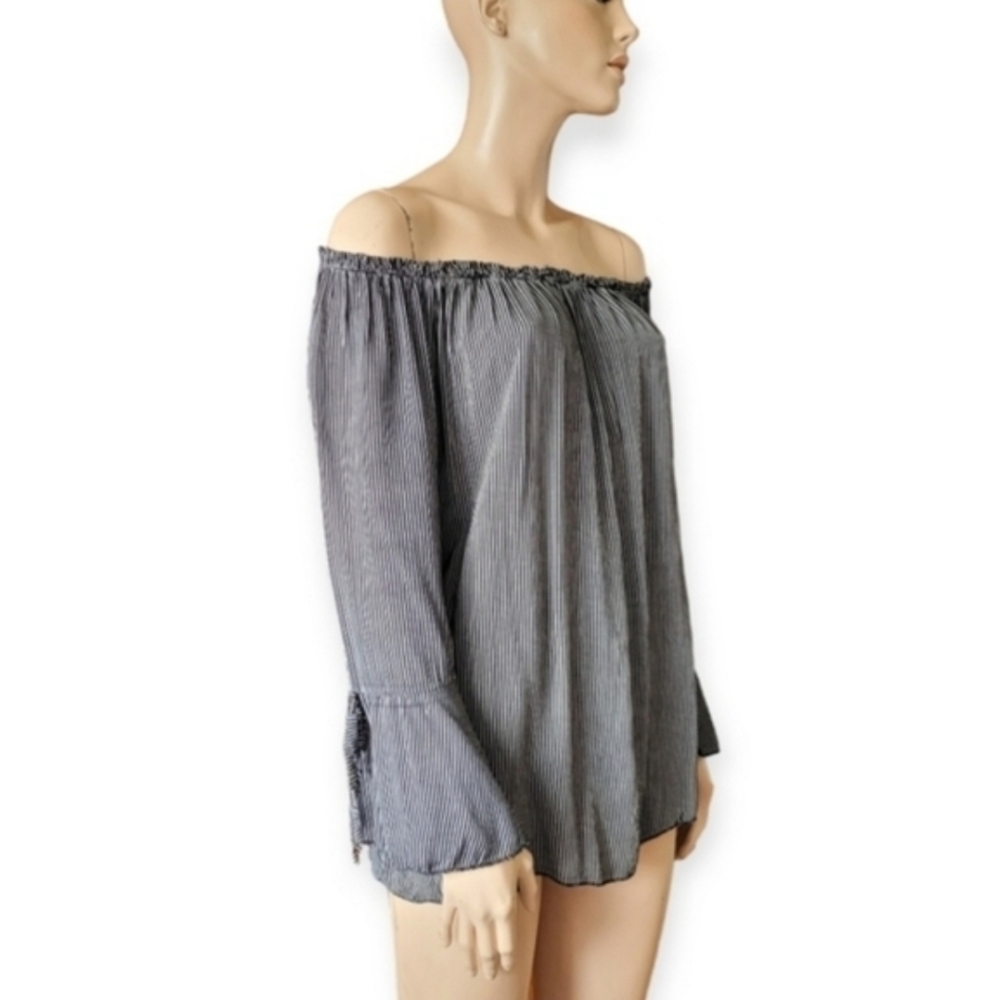 Made in Italy Off-the-shoulder Pinstripe Flare Sleeves blouse black White Medium